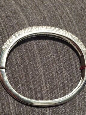 Silver Crystal Pavé Hinged Bangle Bracelet - Elegant Women's Jewelry